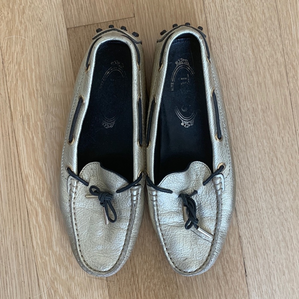 Vintage Tod’s Leather Loafers in Gold 8.5